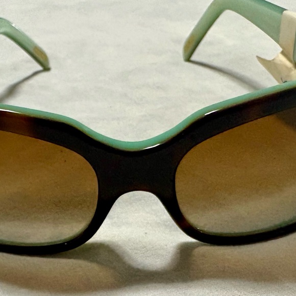 Ralph Lauren Brown and Green Sunglasses with Vintage-Inspired Design - Picture 13 of 16
